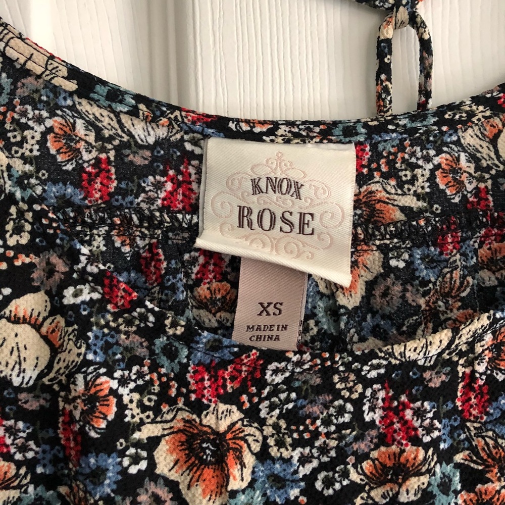 Floral Top - Picture 2 of 4
